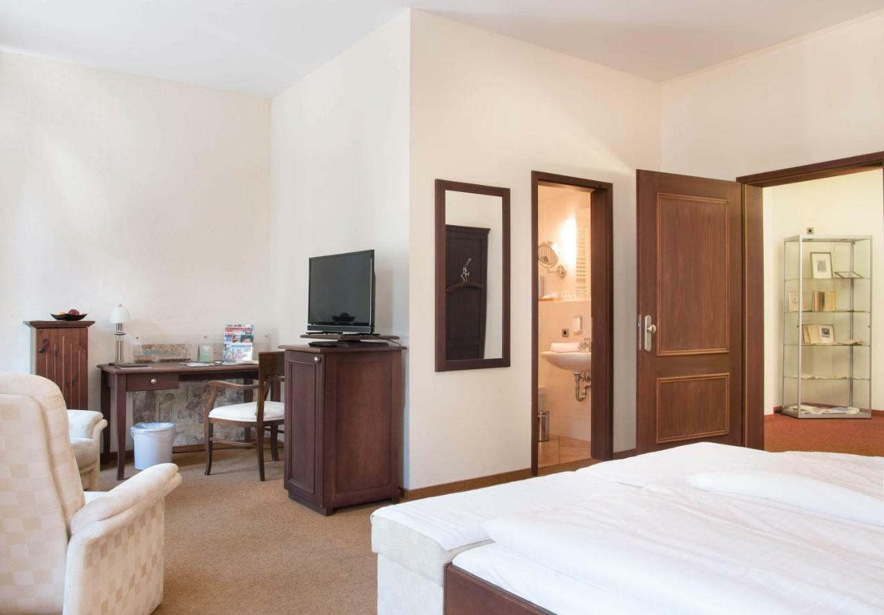 Alte Canzley 4*